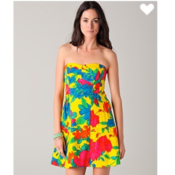 Nanette Lepore Dresses & Skirts - Beautiful and vivid Nanette Lepore dress used once